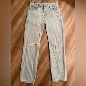 Levi’s Low Pro Straight Jeans. Size 27. Lipstick stain on left side